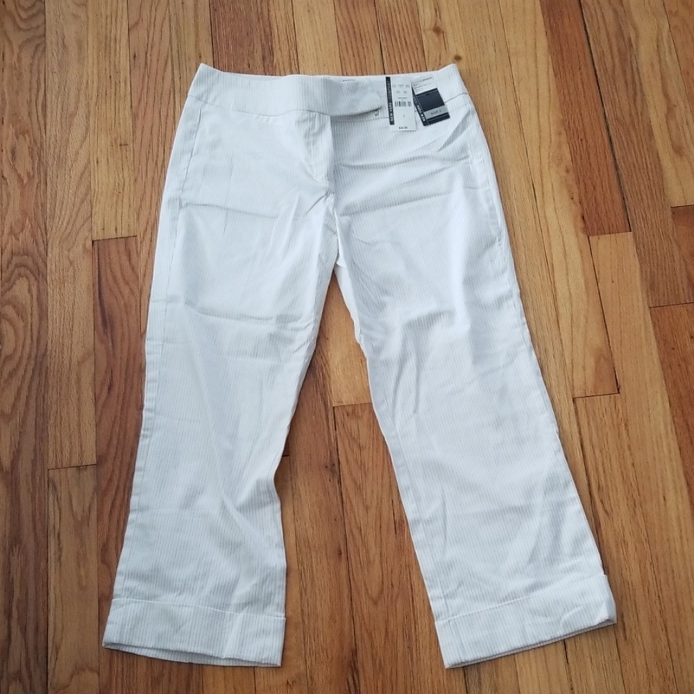 White pinstripe crop pants
